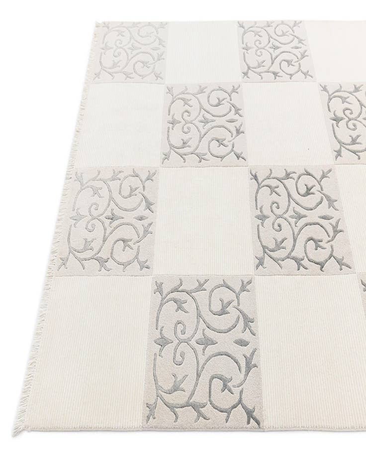 Detail image of 5' 7 x 7' 11 Darya Rug