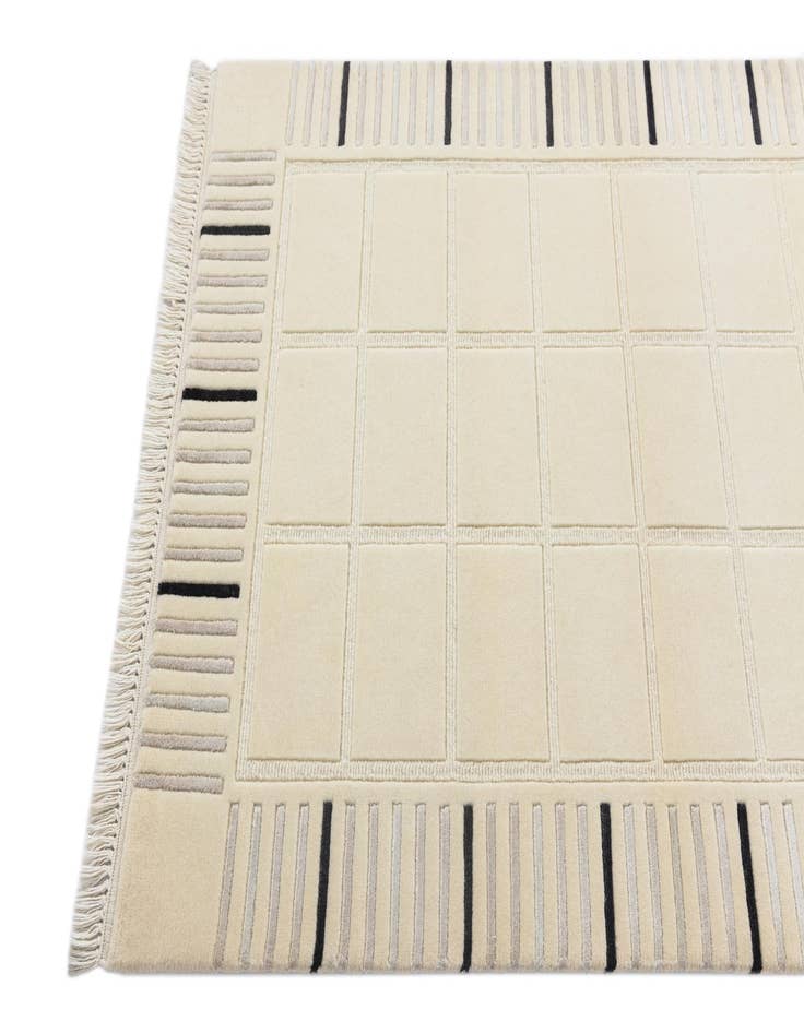 Detail image of 3' x 4' 11 Hand Knotted Darya Wool Rug