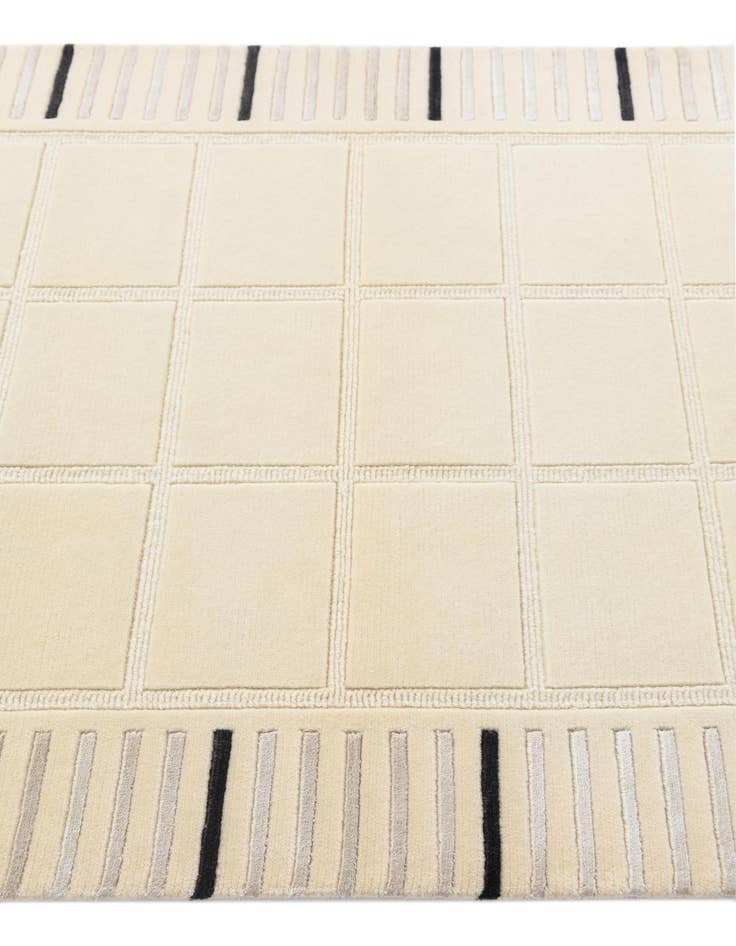 Detail image of 3' x 4' 11 Hand Knotted Darya Wool Rug