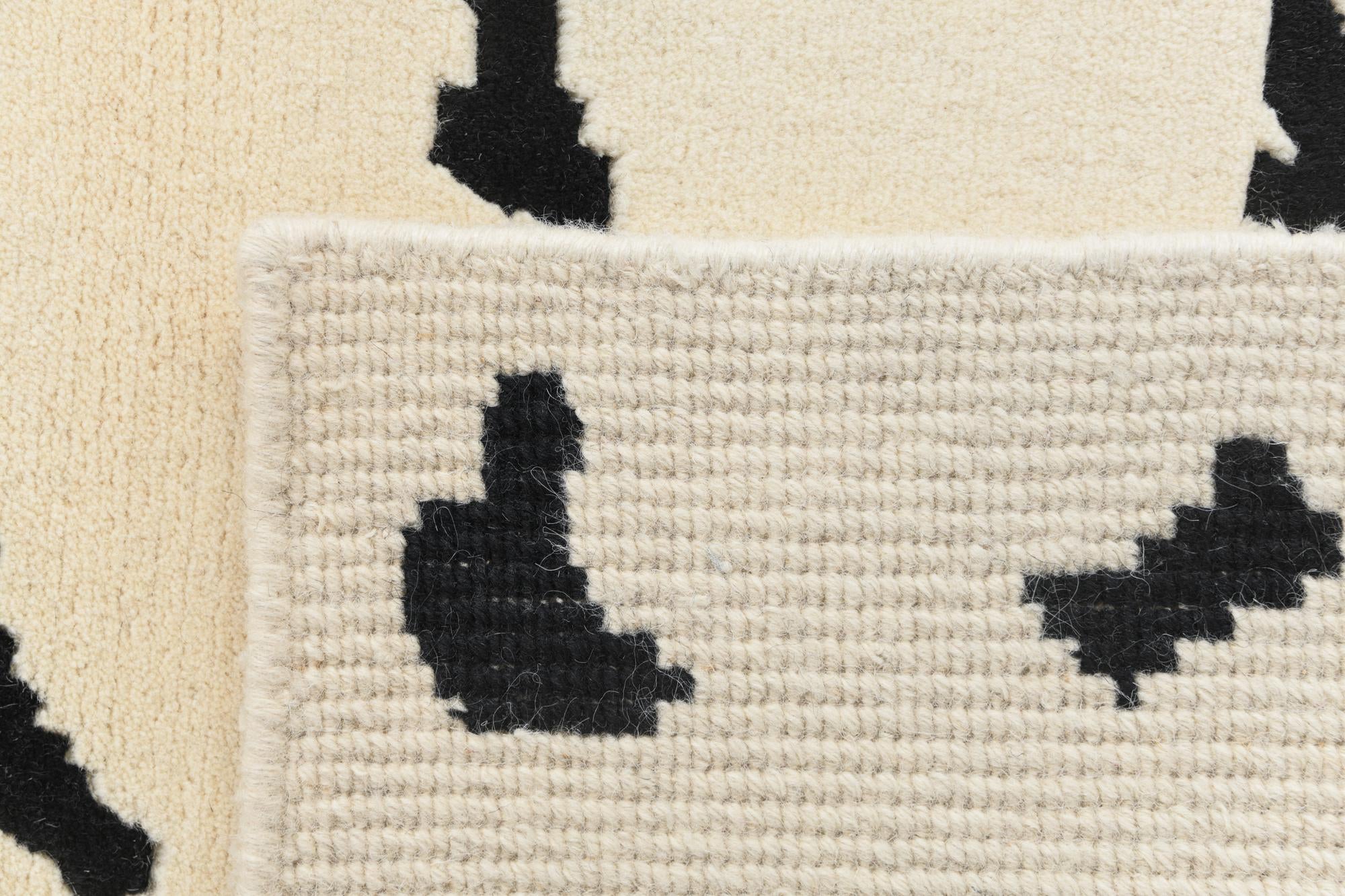 3' x 4' 8 Hand Knotted Darya Wool Rug