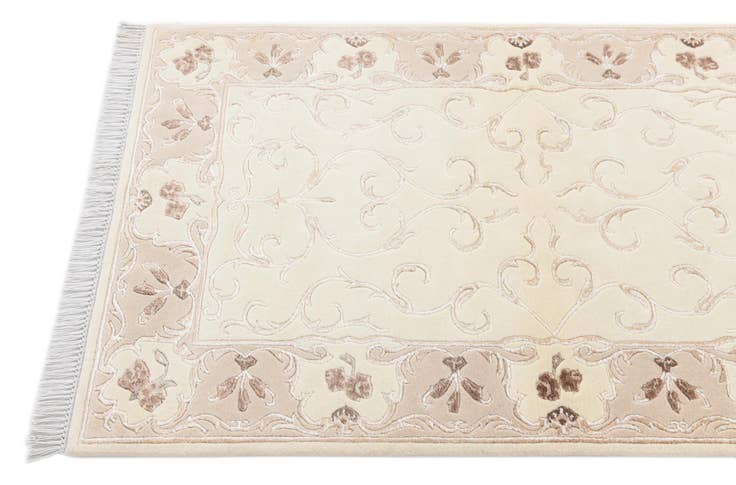 Detail image of 2' 8 x 4' 11 Hand Knotted Darya Wool Rug