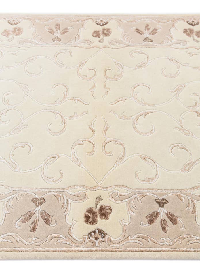 Detail image of 2' 8 x 4' 11 Hand Knotted Darya Wool Rug