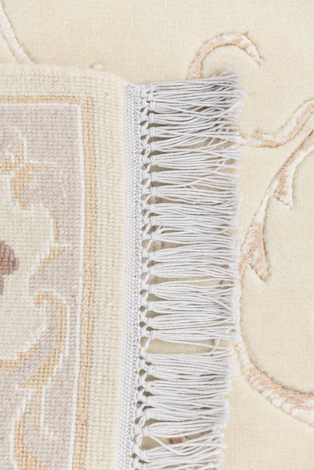 Detail image of 2' 8 x 4' 11 Hand Knotted Darya Wool Rug