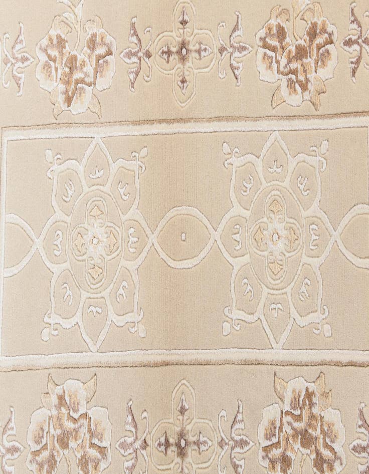 Detail image of 2' 8 x 4' 10  Hand Knotted Darya Wool Rug