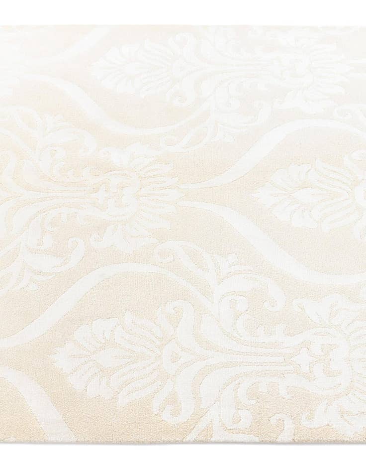 Detail image of 4' 1 x 6' Darya Rug