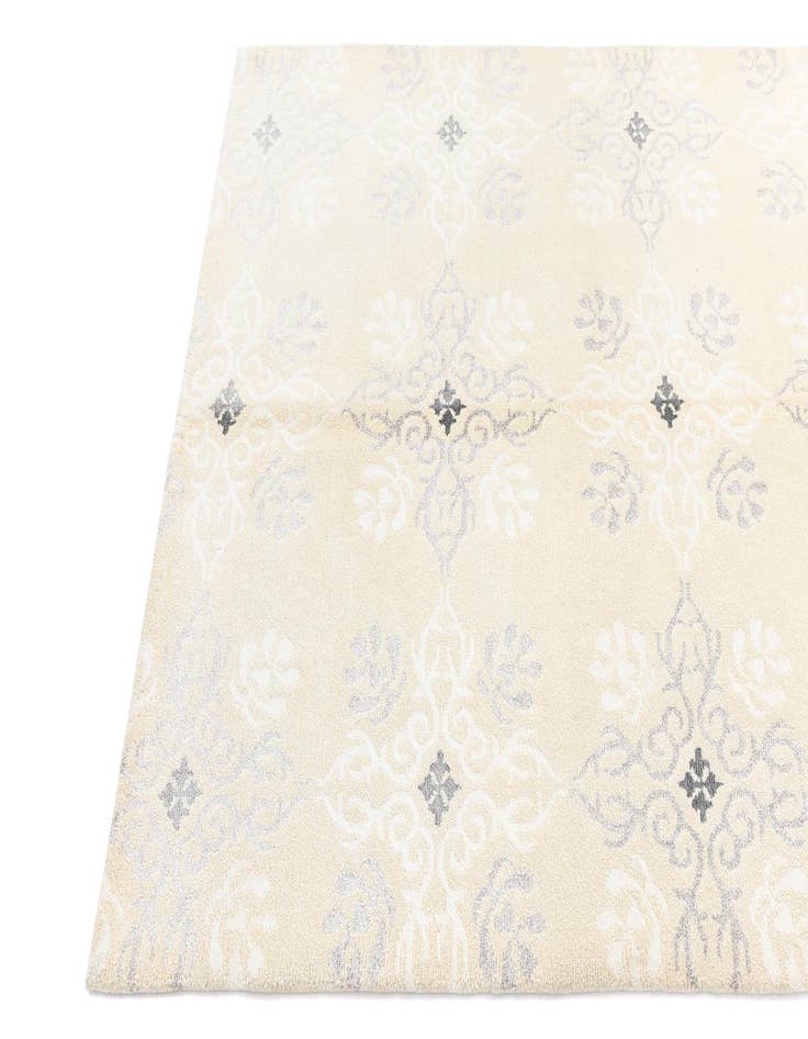 Detail image of 4' 3 x 6' Darya Rug