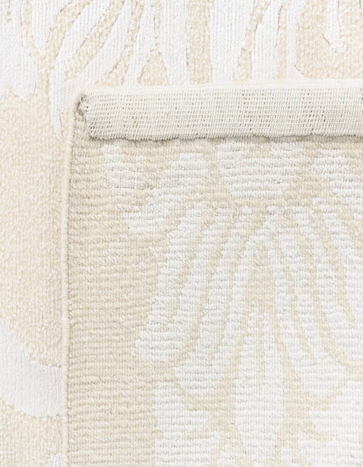 Detail image of 3' 11 x 5' 9 Darya Rug