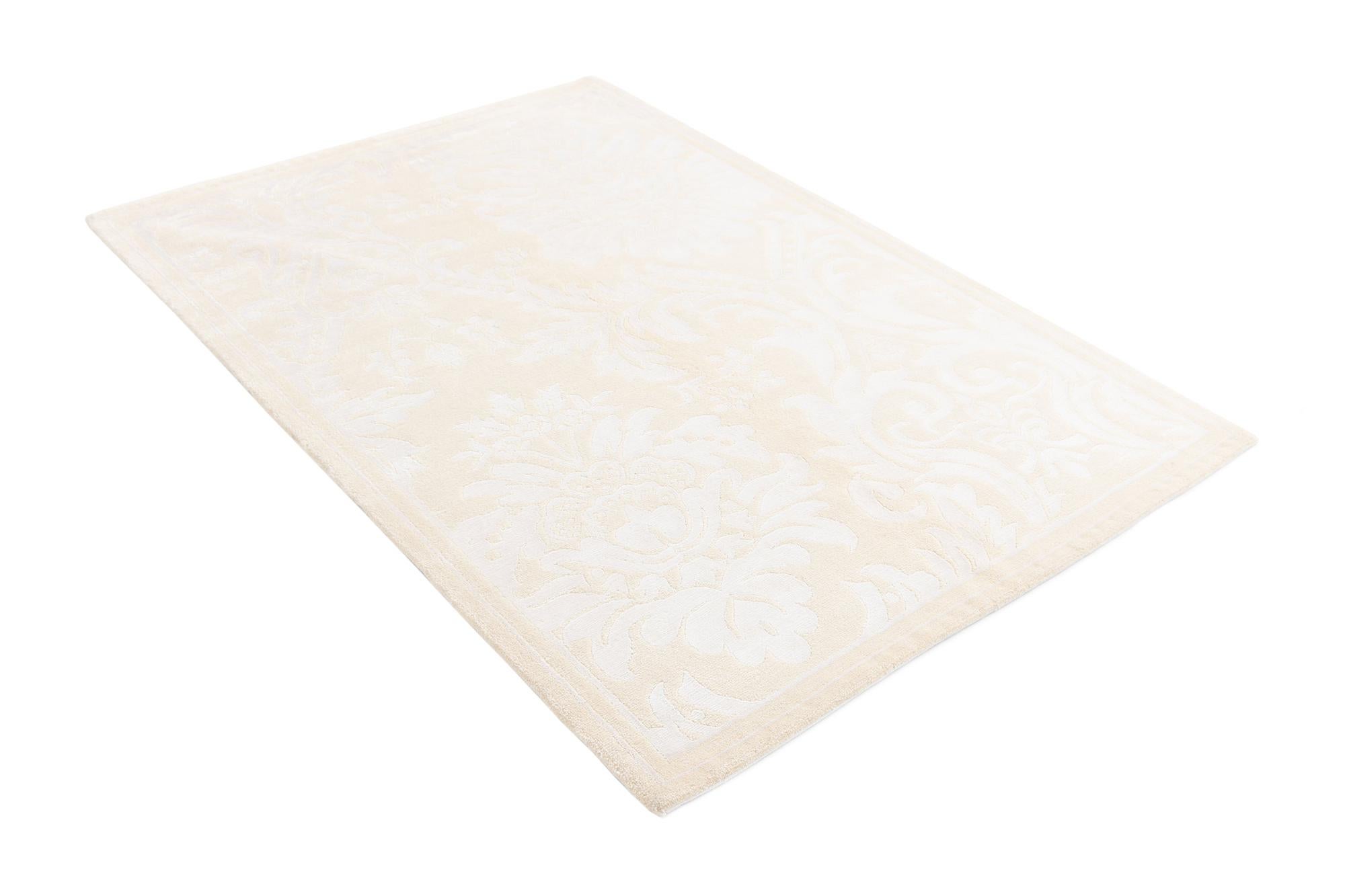 4' 2 x 6' Darya Rug