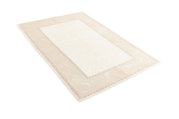 Detail image of 4' 1 x 5' 11 Darya Rug