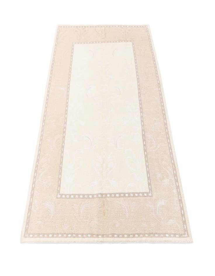 Detail image of 4' 1 x 5' 11 Darya Rug