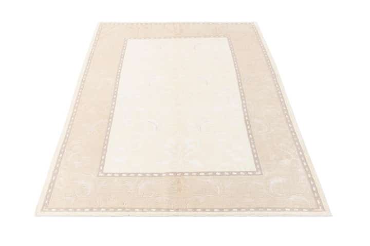 4' 1 x 5' 11 Darya Rug