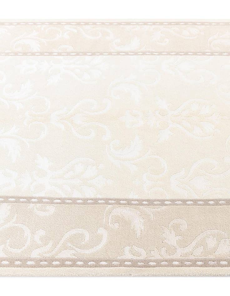 Detail image of 4' 1 x 5' 11 Darya Rug