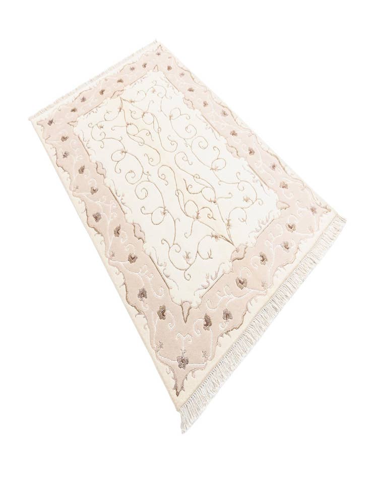 Detail image of 3' 10 x 5' 11 Darya Rug