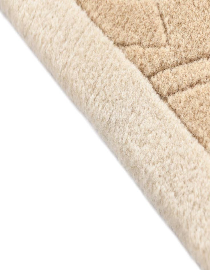 Detail image of 4' 4 x 6' 2 Darya Rug