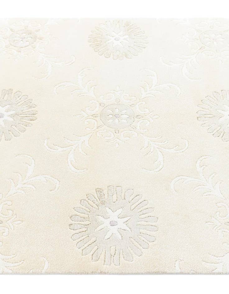 Detail image of 3' 10 x 6' Darya Rug