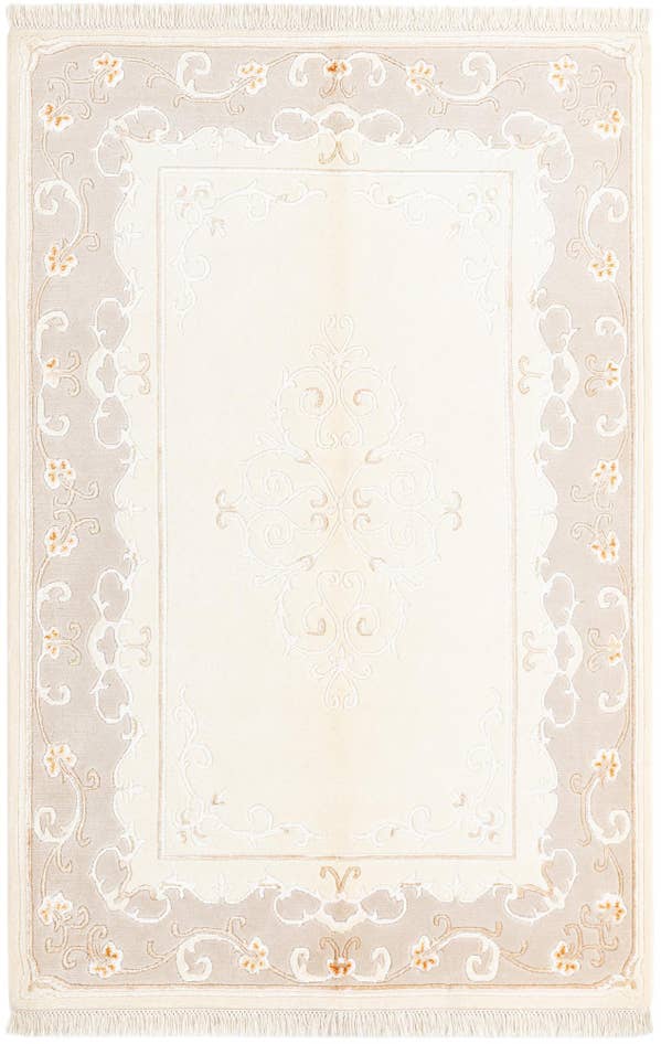 Detail image of 4' 2 x 6' 3 Darya Rug