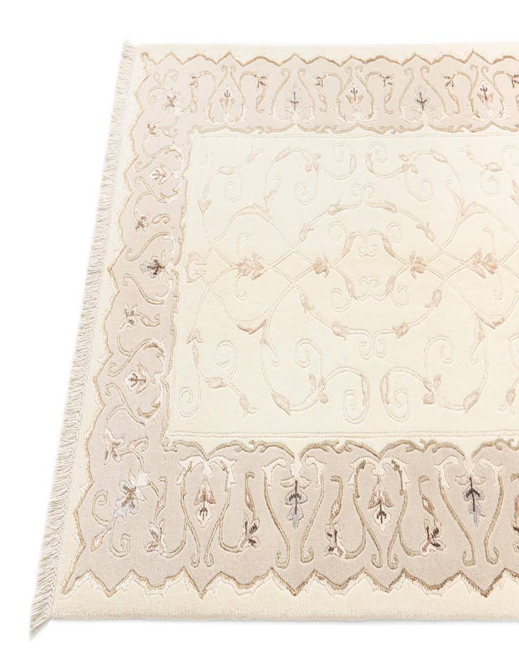 Detail image of 4' x 5' 10 Darya Rug