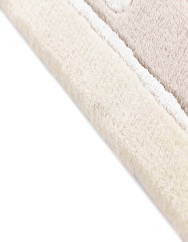 Detail image of 4' x 6' Darya Rug