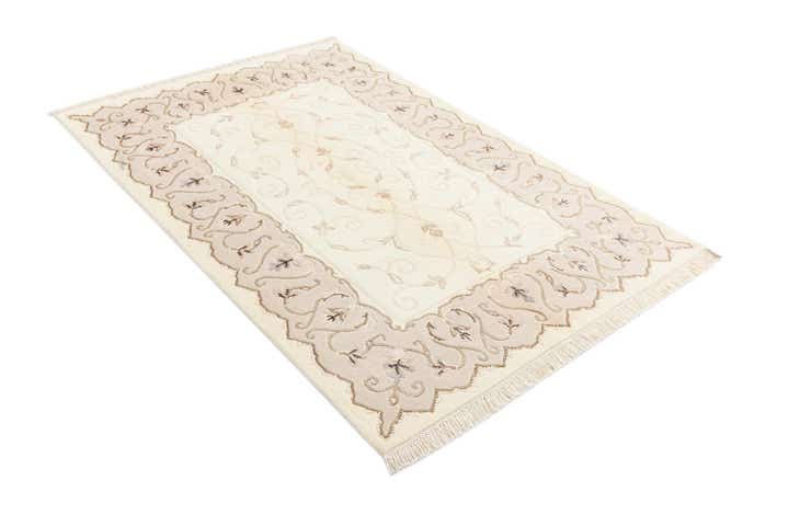 4' x 6' Darya Rug