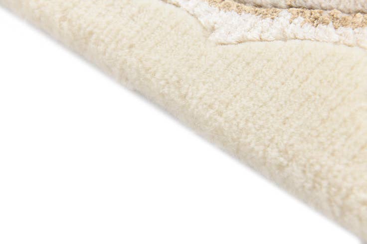 Detail image of 4' x 6' Darya Rug