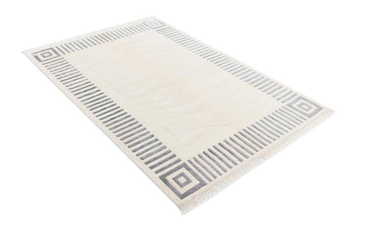 Detail image of 4' x 5' 11 Darya Rug