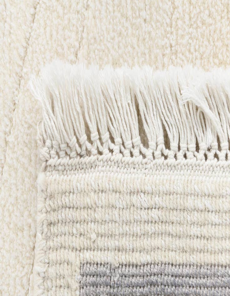 Detail image of 4' x 5' 11 Darya Rug