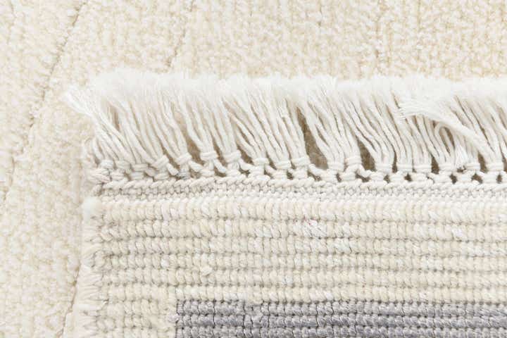 4' x 5' 11 Darya Rug