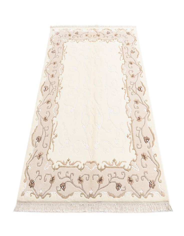 Detail image of 4' 1 x 6' 1 Darya Rug