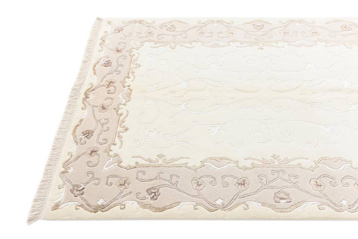 Detail image of 4' 1 x 6' 1 Darya Rug