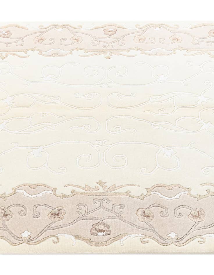 Detail image of 4' 1 x 6' 1 Darya Rug