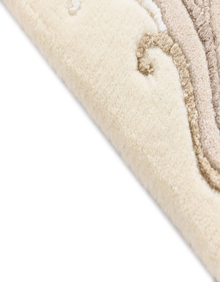 Detail image of 4' 1 x 6' 1 Darya Rug