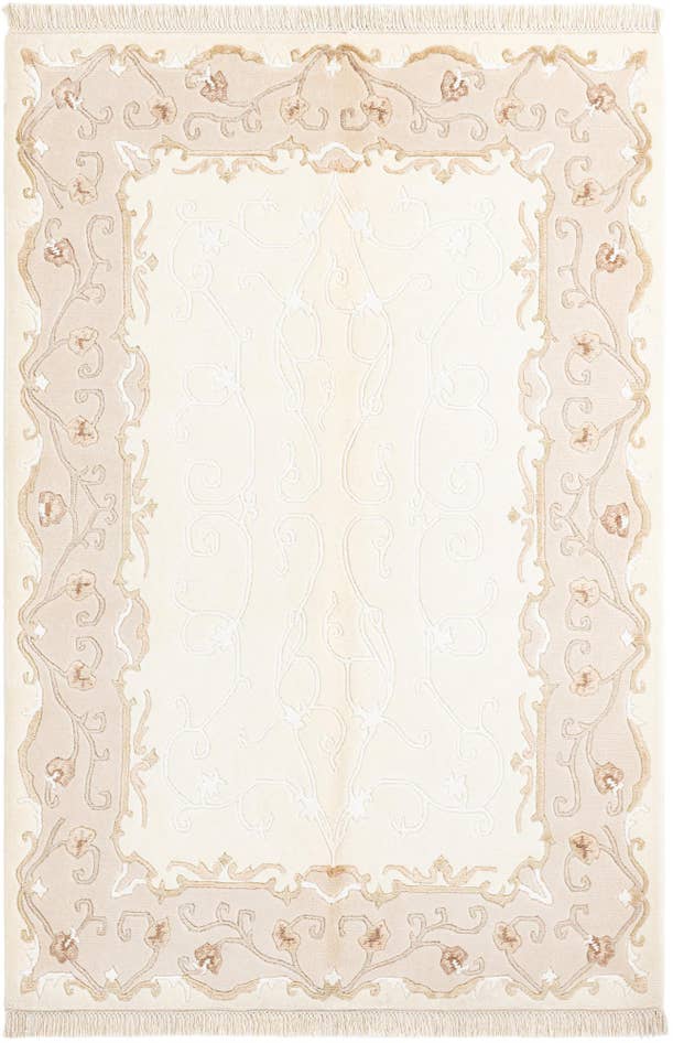 Detail image of 4' 1 x 6' 1 Darya Rug