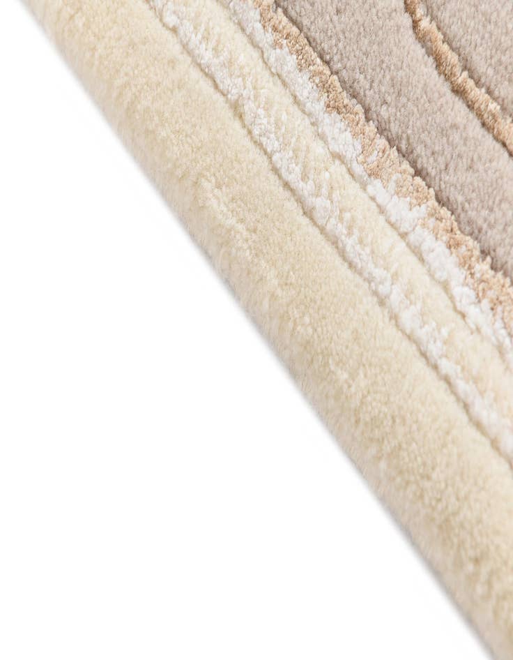 Detail image of 4' x 5' 11 Darya Rug