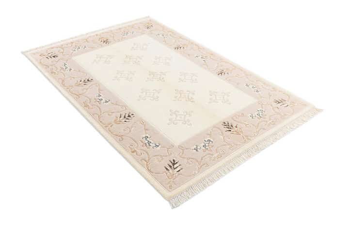 4' x 6' Darya Rug
