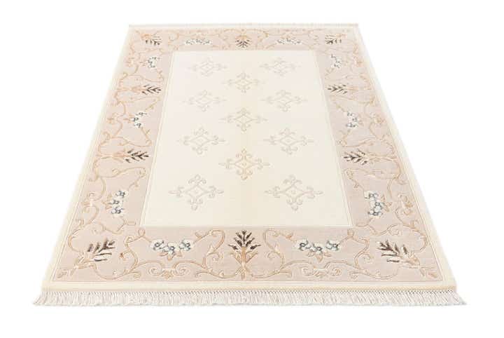 4' x 6' Darya Rug