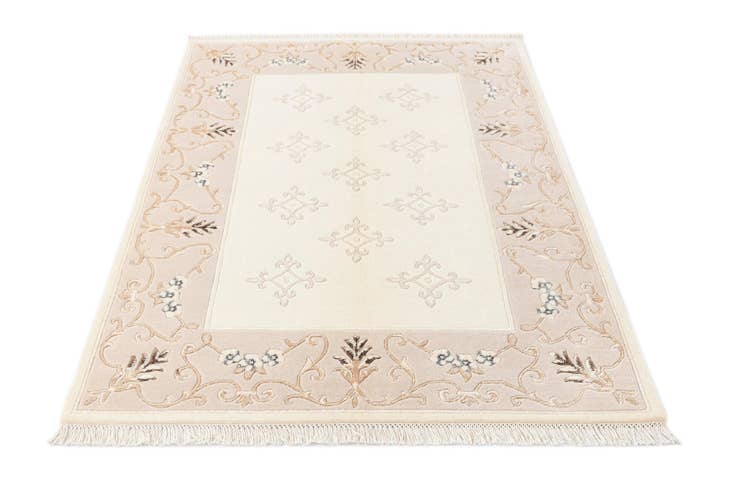 Detail image of 4' x 6' Darya Rug