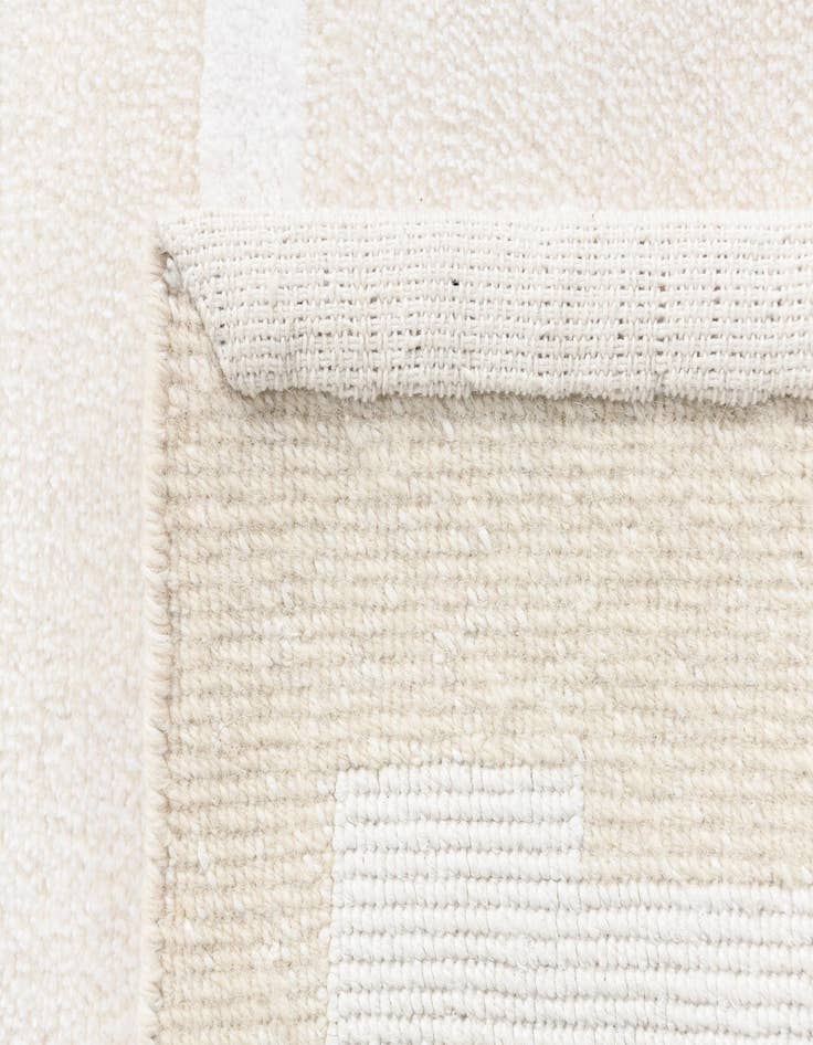 Detail image of 3' 11 x 6' Darya Rug