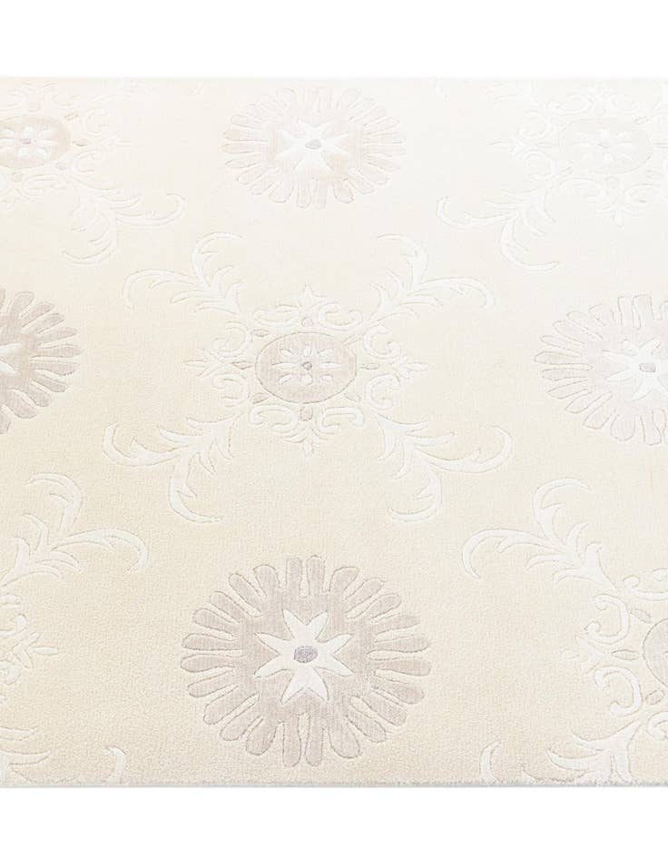 Detail image of 3' 11 x 6' Darya Rug