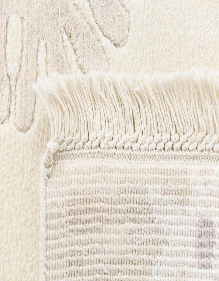 Detail image of 3' 11 x 6' Darya Rug