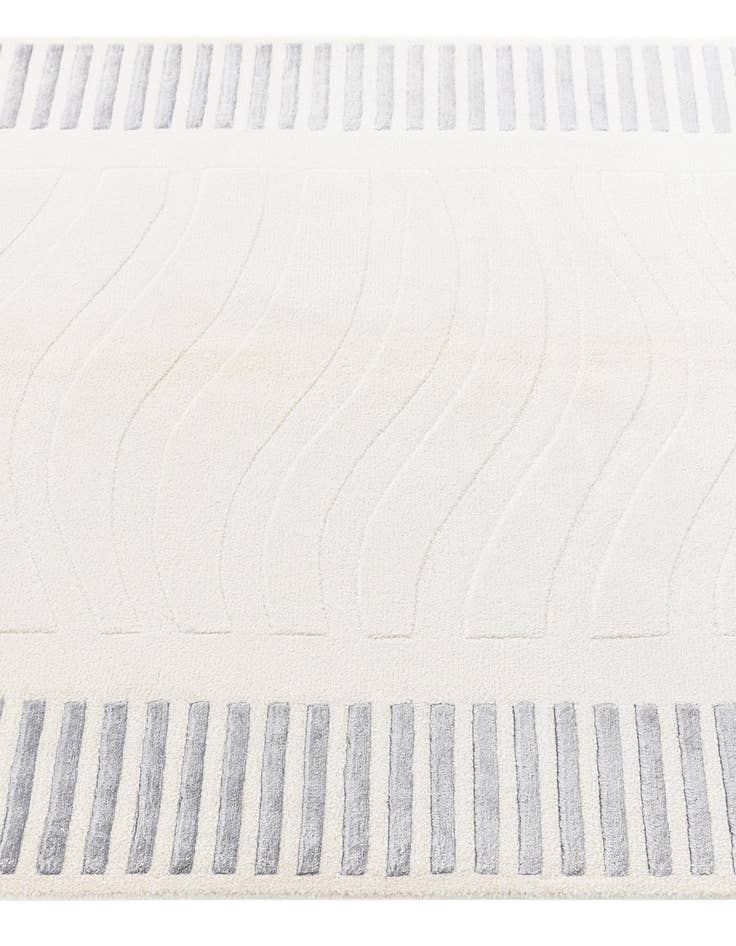 Detail image of 3' 11 x 5' 10 Darya Rug