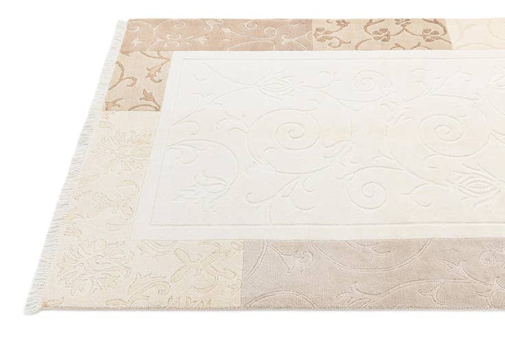 Detail image of 3' 10 x 6' Darya Rug