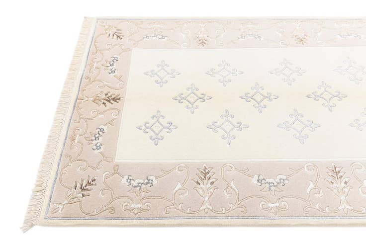 Detail image of 3' 11 x 5' 10 Darya Rug