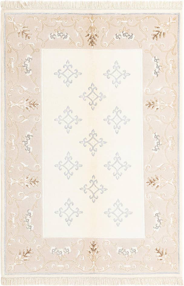 Detail image of 3' 11 x 5' 10 Darya Rug