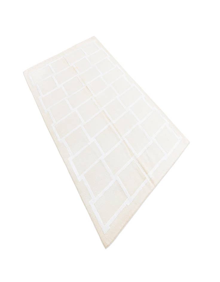 Detail image of 3' 11 x 5' 10 Darya Rug