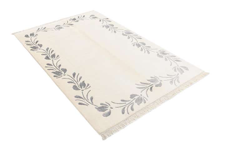 3' 11 x 6' Darya Rug