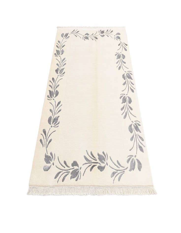 Detail image of 3' 11 x 6' Darya Rug