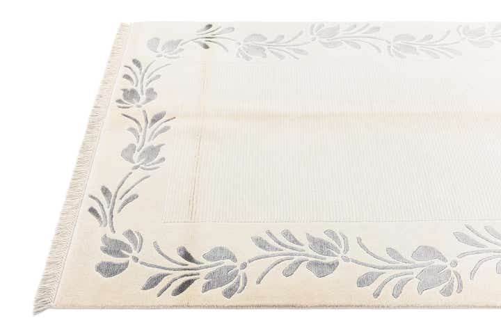 3' 11 x 6' Darya Rug