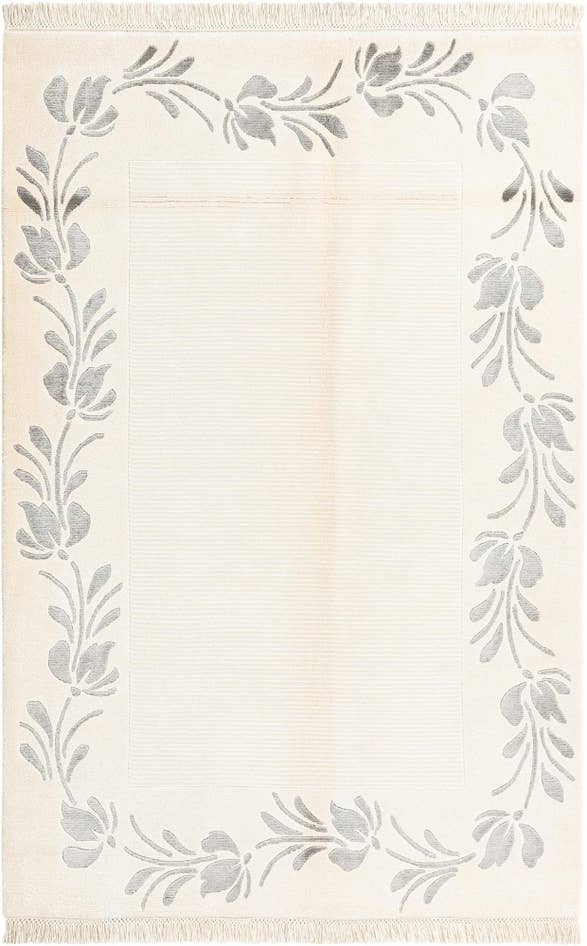 Detail image of 3' 11 x 6' Darya Rug