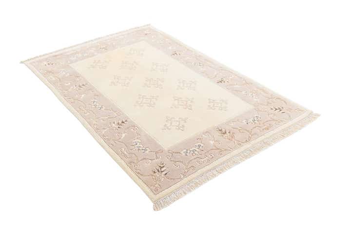 4' x 6' Darya Rug