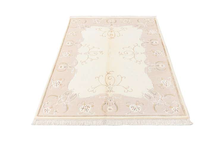 4' 1 x 5' 9 Darya Rug